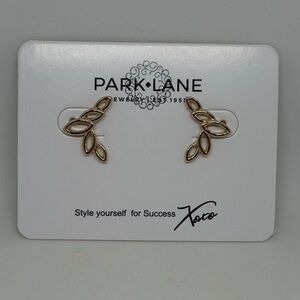 NEW Park Lane Jewelry CREPE Stud Earrings Gold Leaf Gift Box Lightweight Post